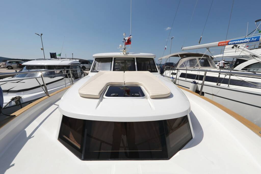 Motor yacht Greenline 33 Mozart