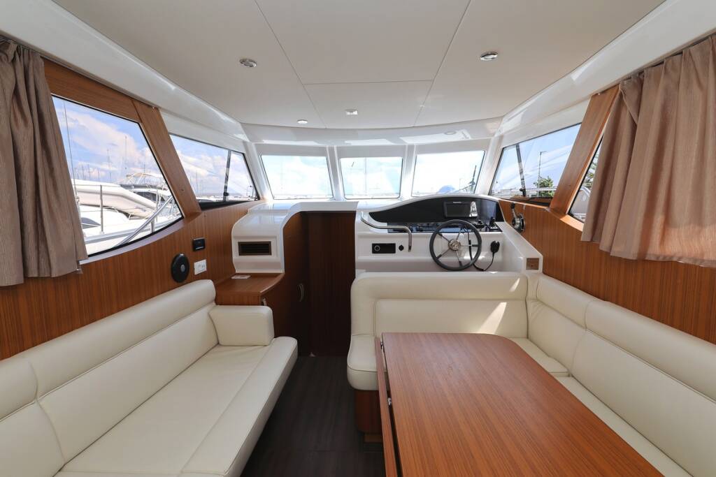 Motor yacht Greenline 33 Mozart