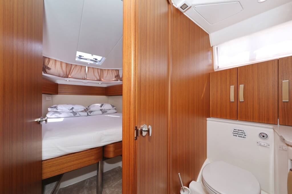 Motor yacht Greenline 33 Mozart