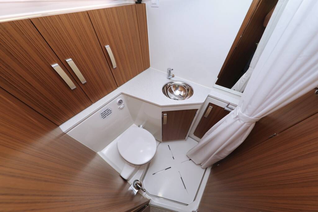 Motor yacht Greenline 33 Mozart