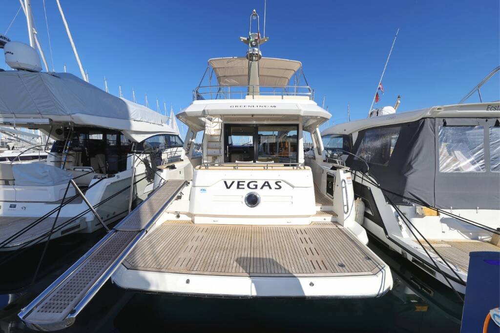 Motor yacht Greenline 48 Vegas