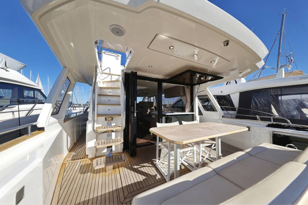 Motor yacht Greenline 48 Vegas