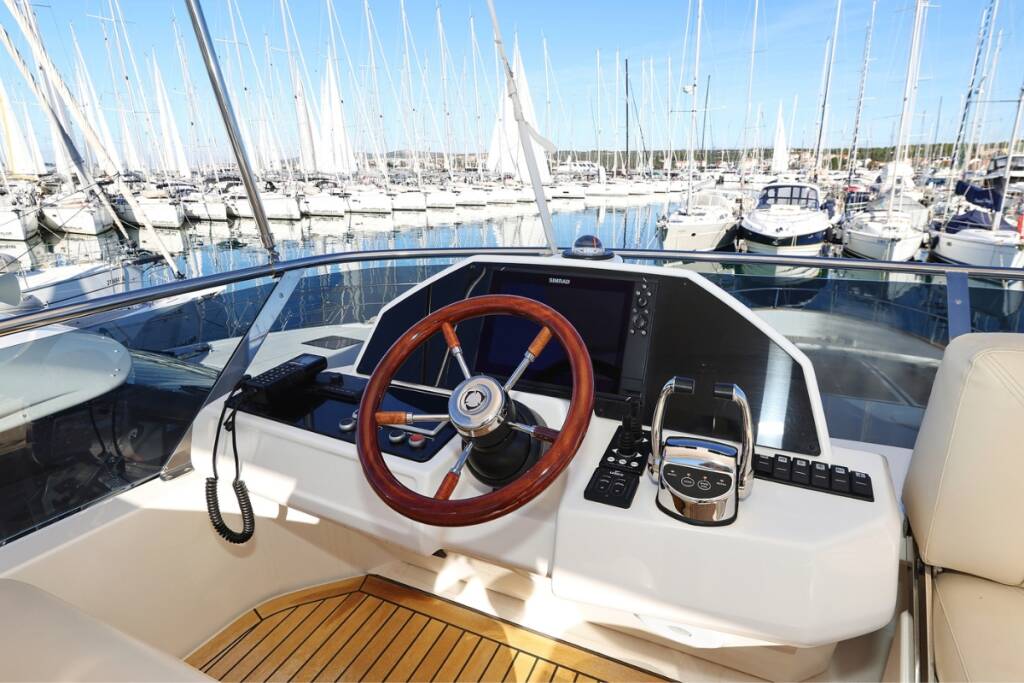 Motor yacht Greenline 48 Vegas
