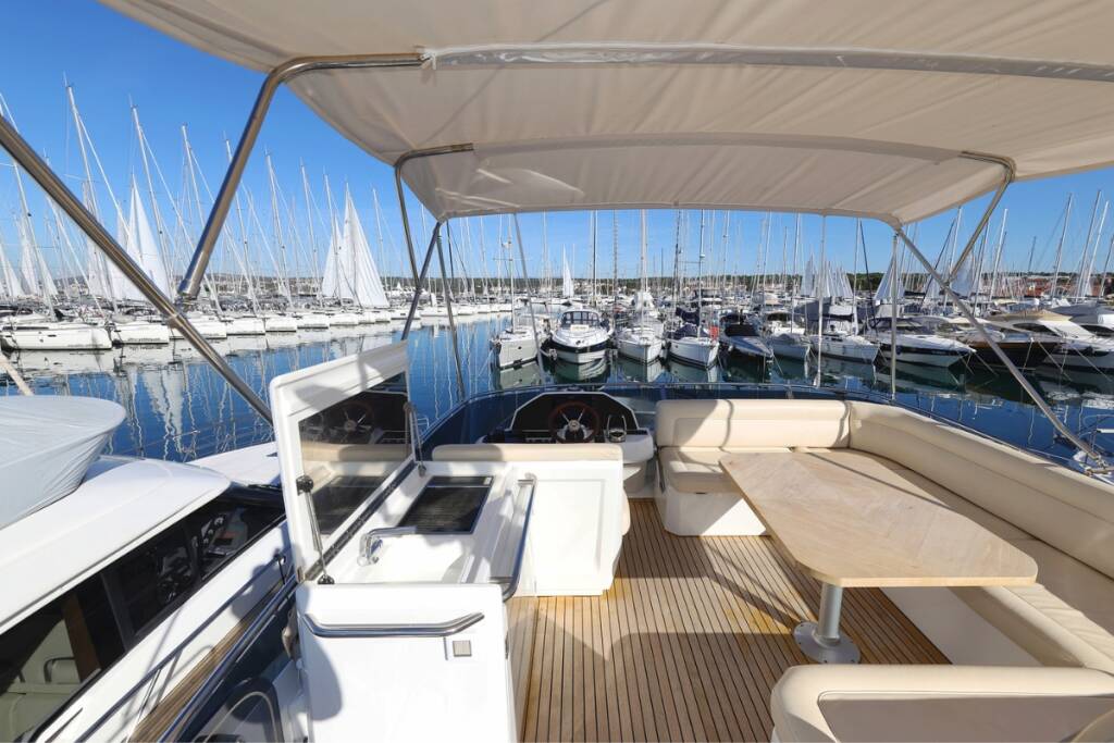 Motor yacht Greenline 48 Vegas