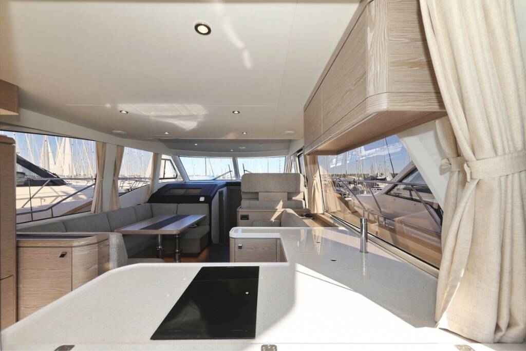 Motor yacht Greenline 48 Vegas
