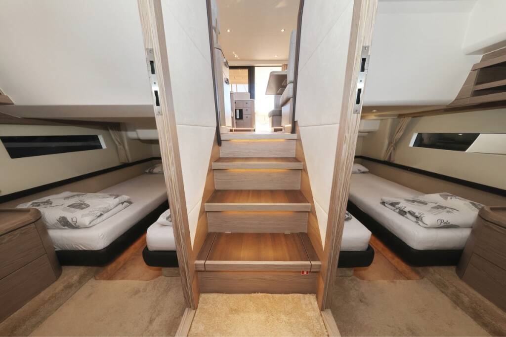 Motor yacht Greenline 48 Vegas