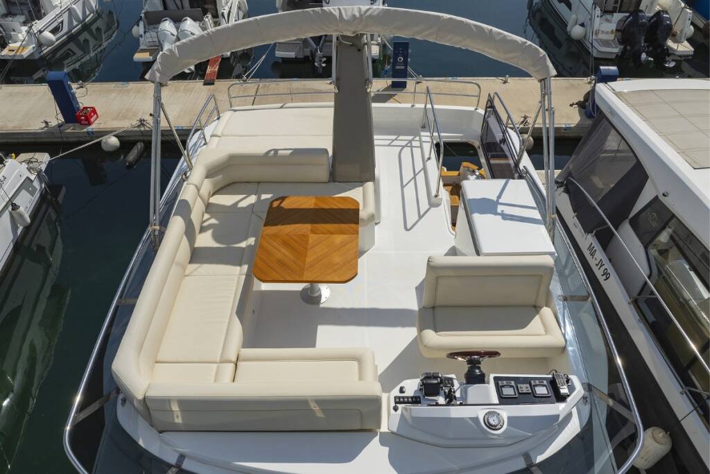 Motoryacht Greenline 48 Red Hot