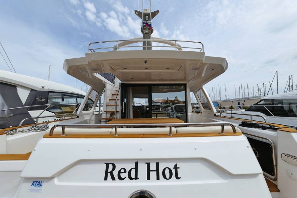 Motoryacht Greenline 48 Red Hot