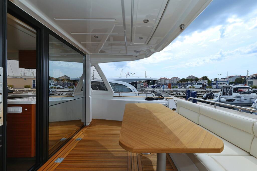 Motoryacht Greenline 48 Red Hot