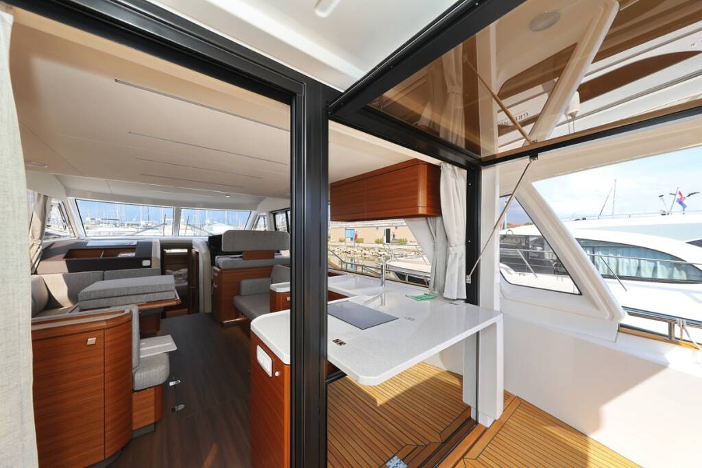 Motoryacht Greenline 48 Red Hot