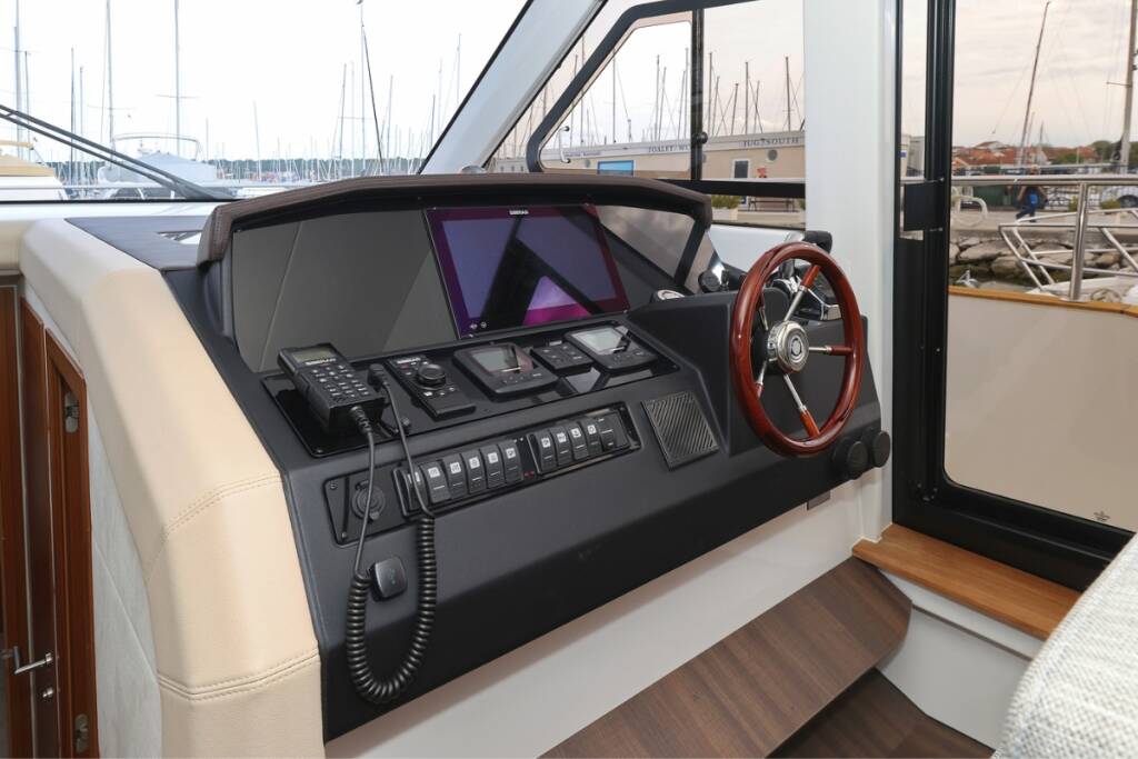 Motoryacht Greenline 48 Red Hot