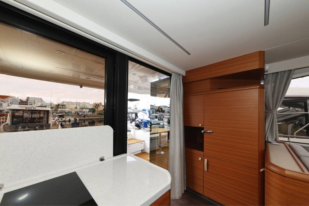 Motoryacht Greenline 48 Red Hot