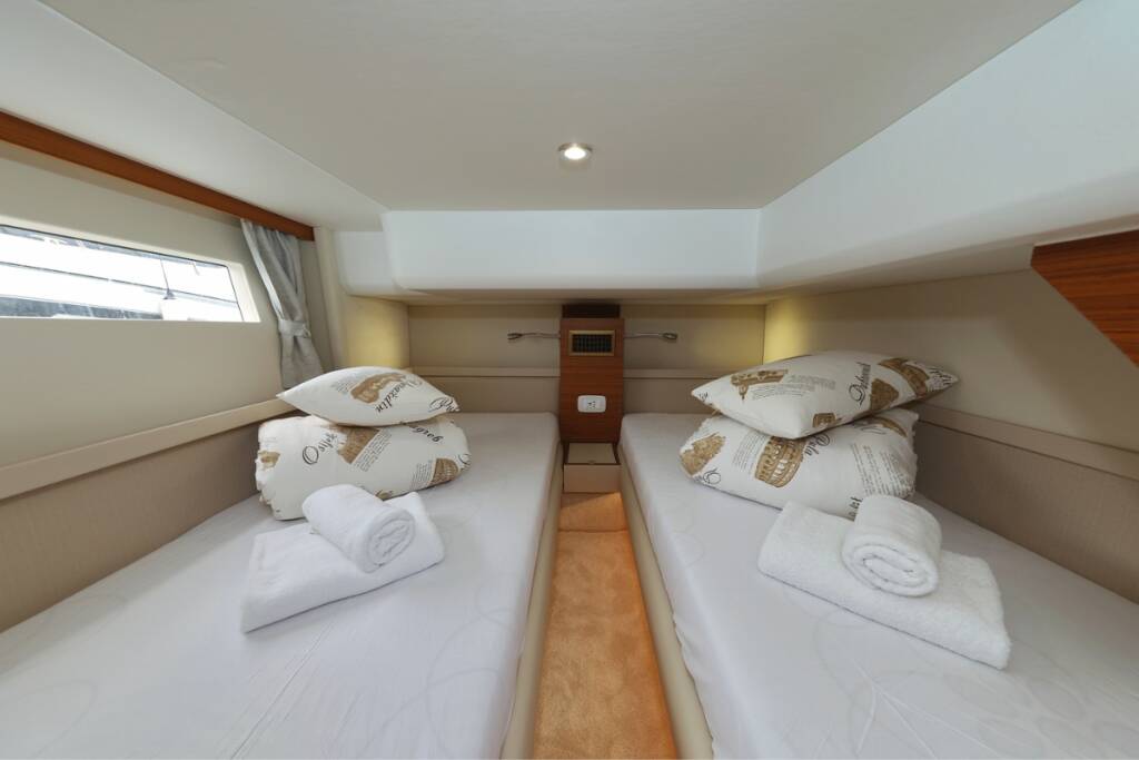 Motoryacht Greenline 48 Red Hot