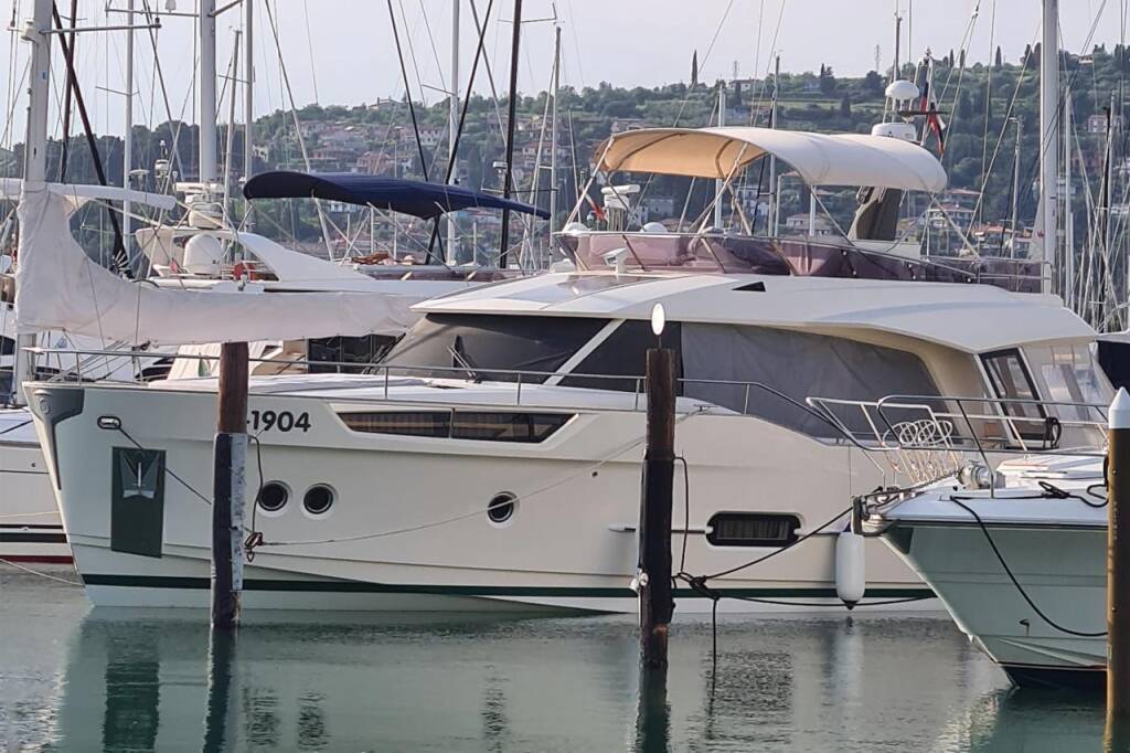 Motor yacht Greenline 48 Sarkis de Karabas