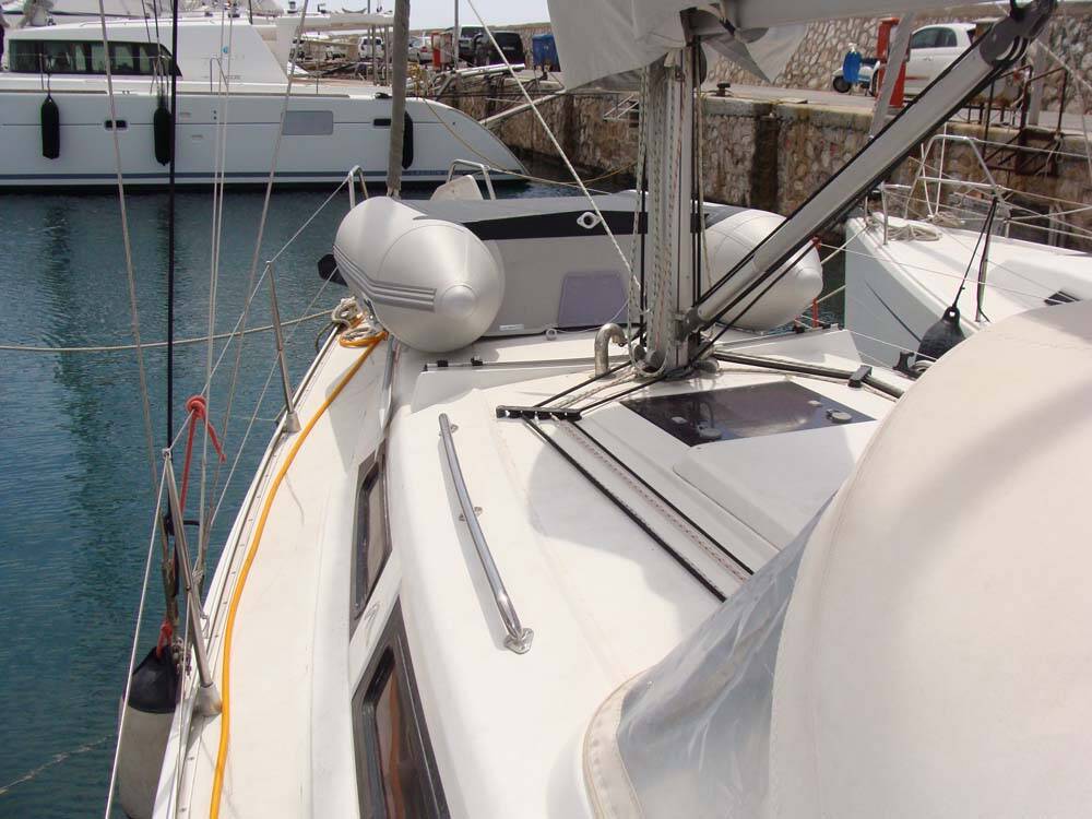 Sailing yacht Hanse 325 Selini
