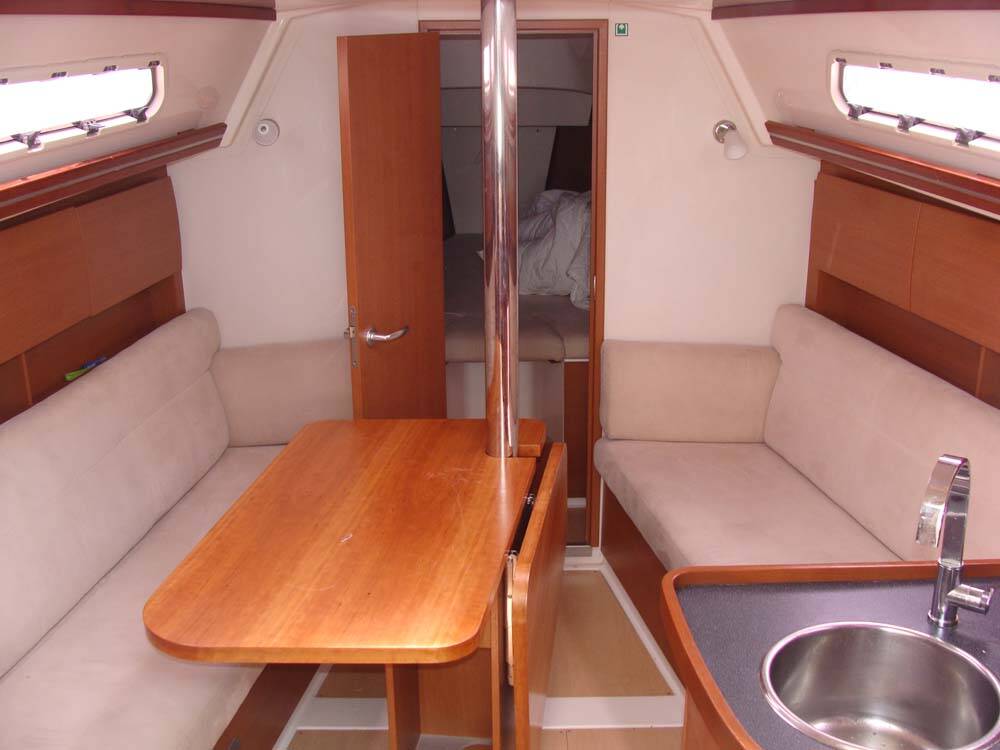 Sailing yacht Hanse 325 Selini