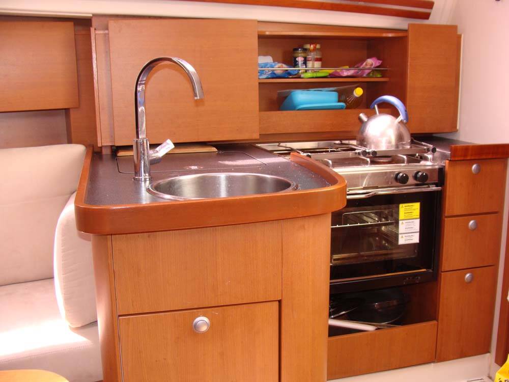 Sailing yacht Hanse 325 Selini