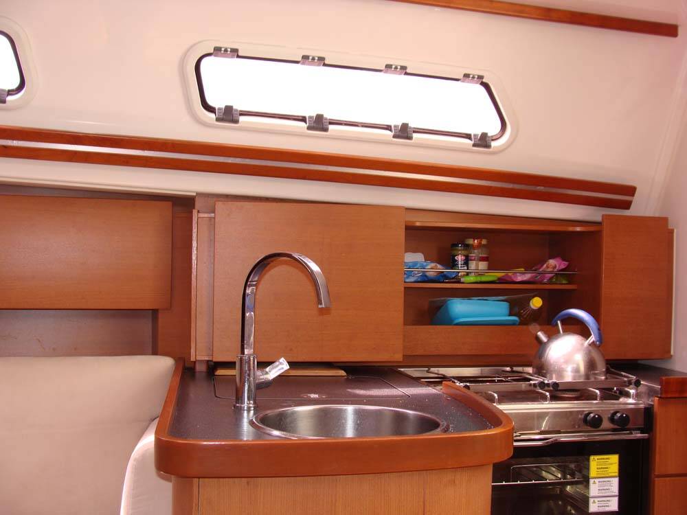Sailing yacht Hanse 325 Selini