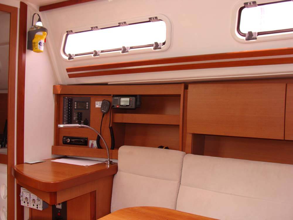 Sailing yacht Hanse 325 Selini