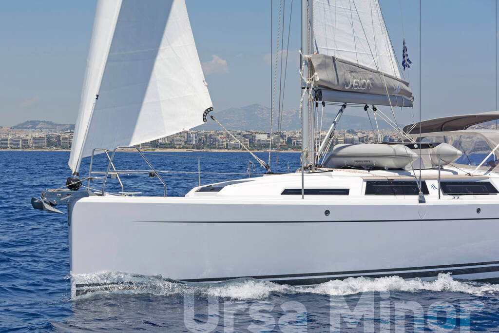 Sailing yacht Hanse 345 Ursa Minor