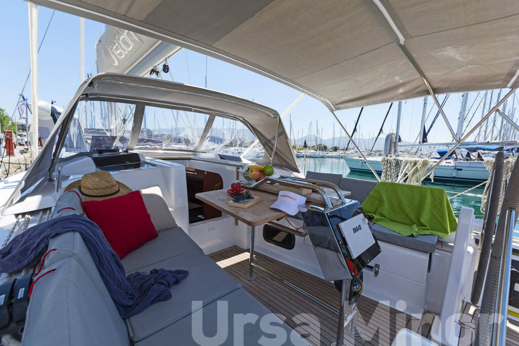 Sailing yacht Hanse 345 Ursa Minor