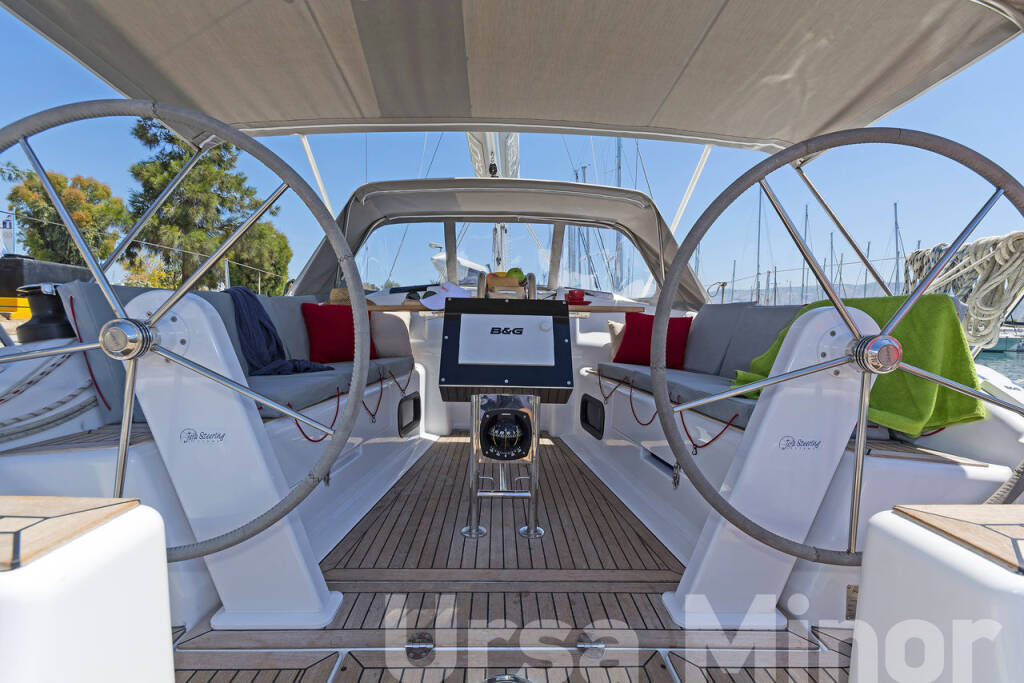 Sailing yacht Hanse 345 Ursa Minor