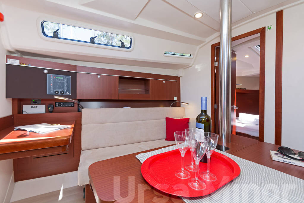 Sailing yacht Hanse 345 Ursa Minor