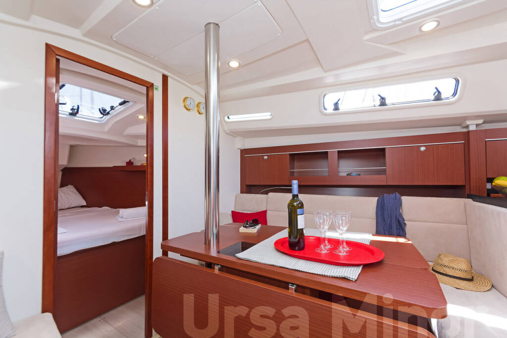 Sailing yacht Hanse 345 Ursa Minor