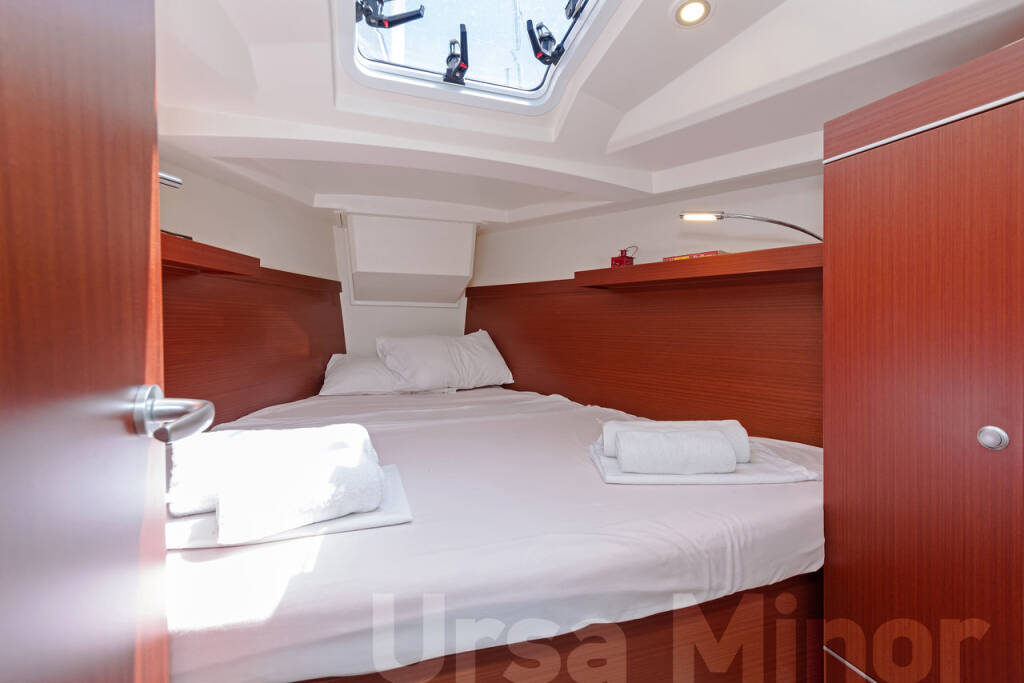 Sailing yacht Hanse 345 Ursa Minor