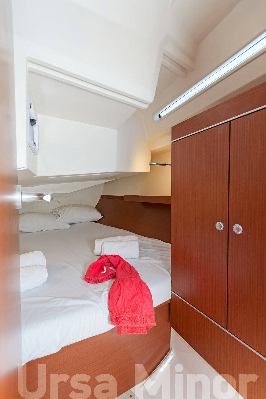 Sailing yacht Hanse 345 Ursa Minor