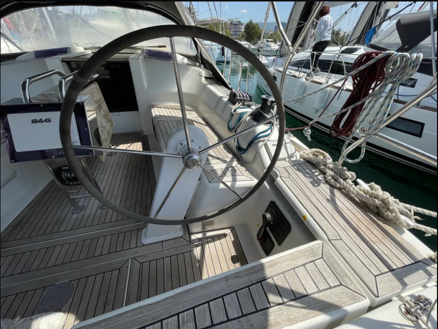 Sailing yacht Hanse 345 SunShine