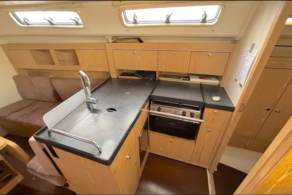 Sailing yacht Hanse 345 SunShine