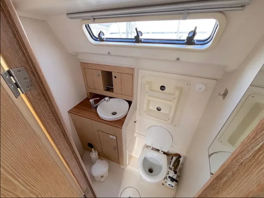 Sailing yacht Hanse 345 SunShine