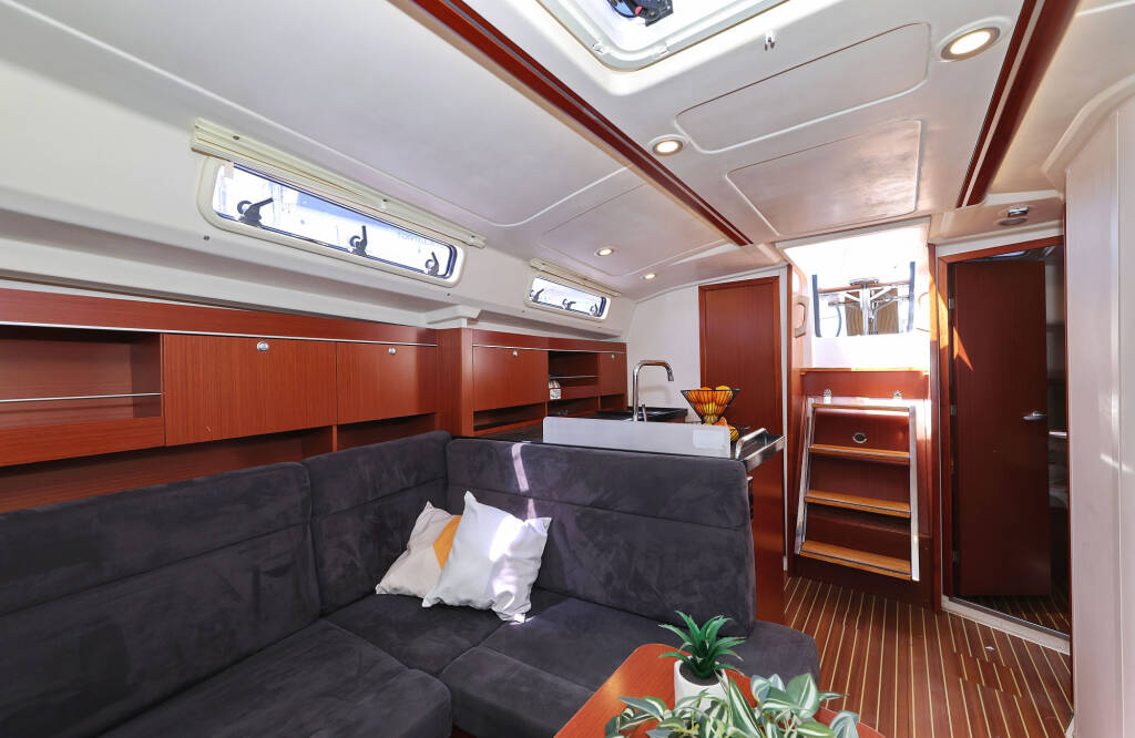 Sailing yacht Hanse 385 Manamana