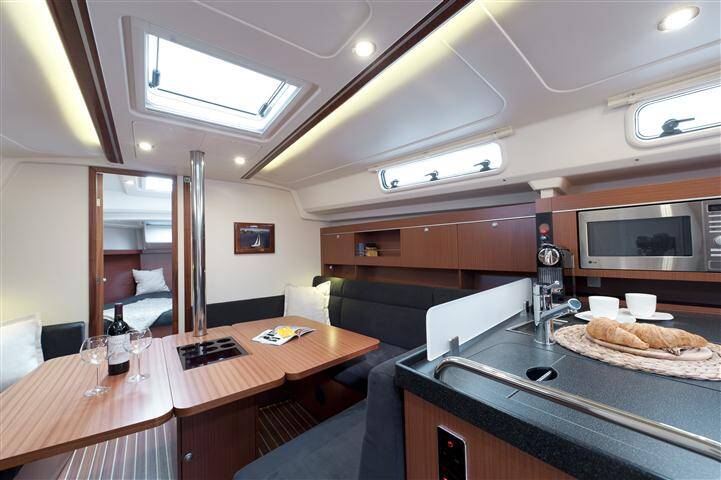 Sailing yacht Hanse 385 Manamana