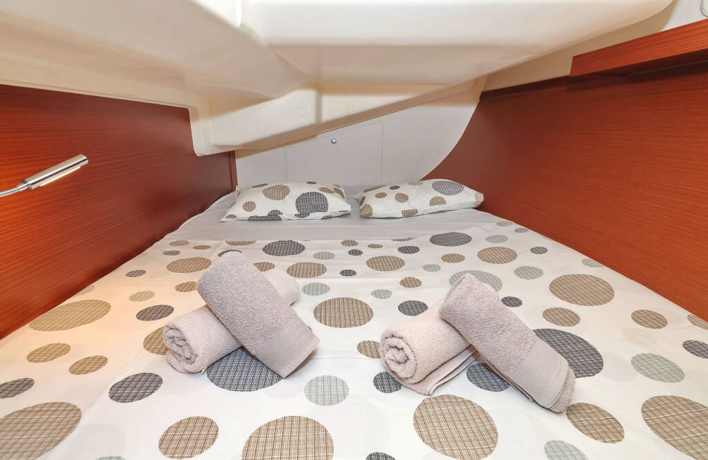 Sailing yacht Hanse 385 Manamana