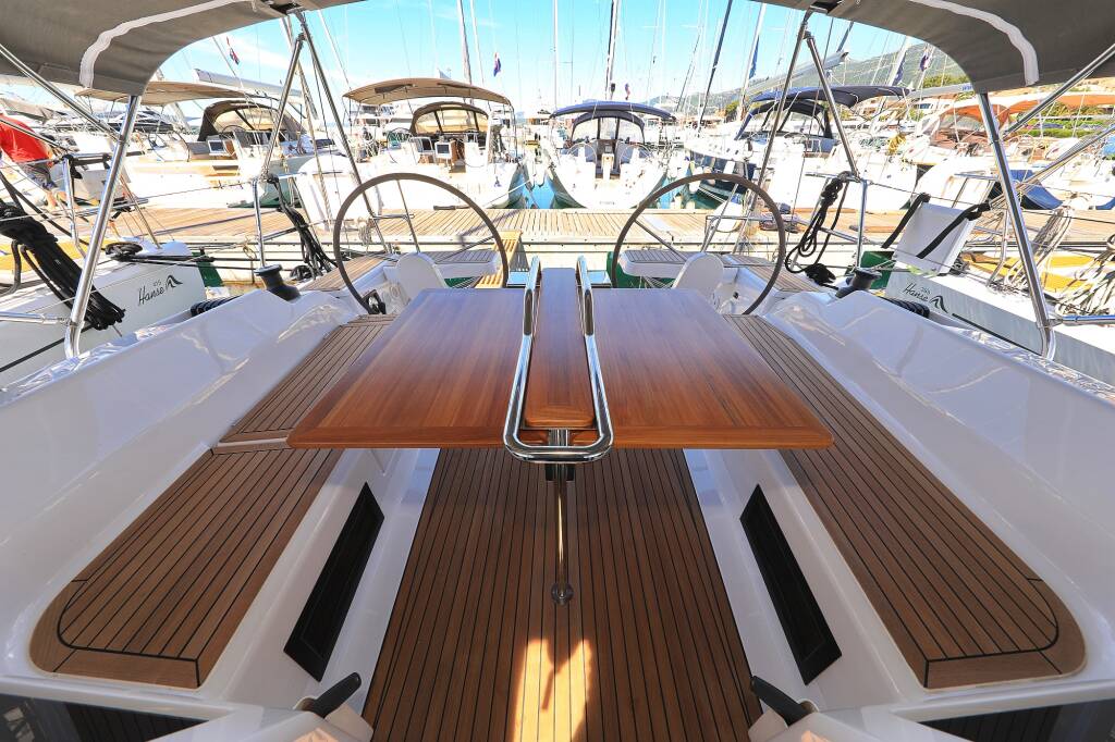 Sailing yacht Hanse 388 Sweet Summer