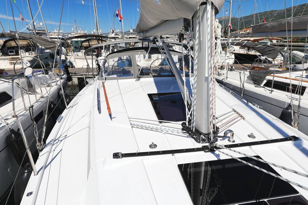Sailing yacht Hanse 388 Sweet Summer