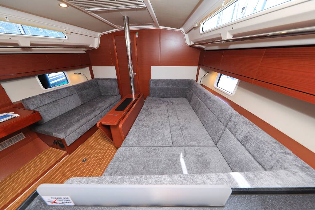 Sailing yacht Hanse 388 Sweet Summer