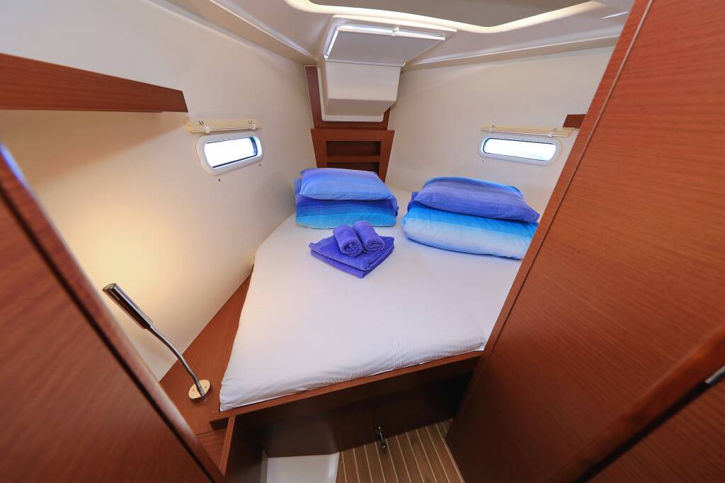 Sailing yacht Hanse 388 Sweet Summer