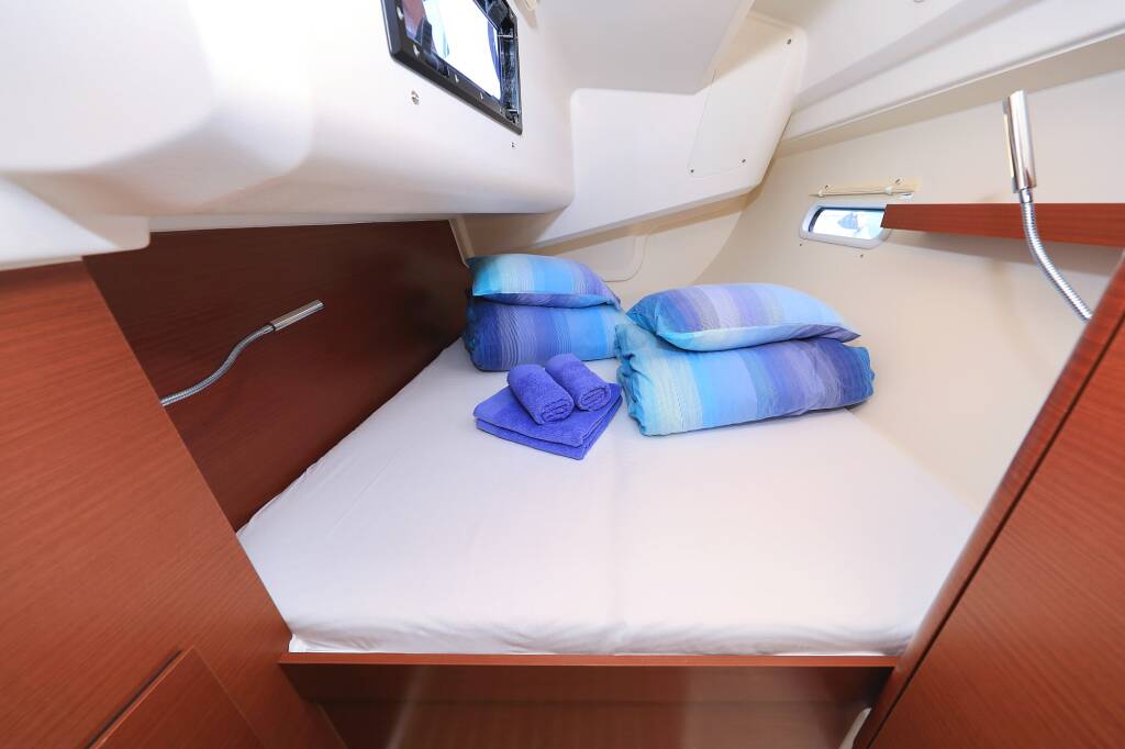 Sailing yacht Hanse 388 Sweet Summer