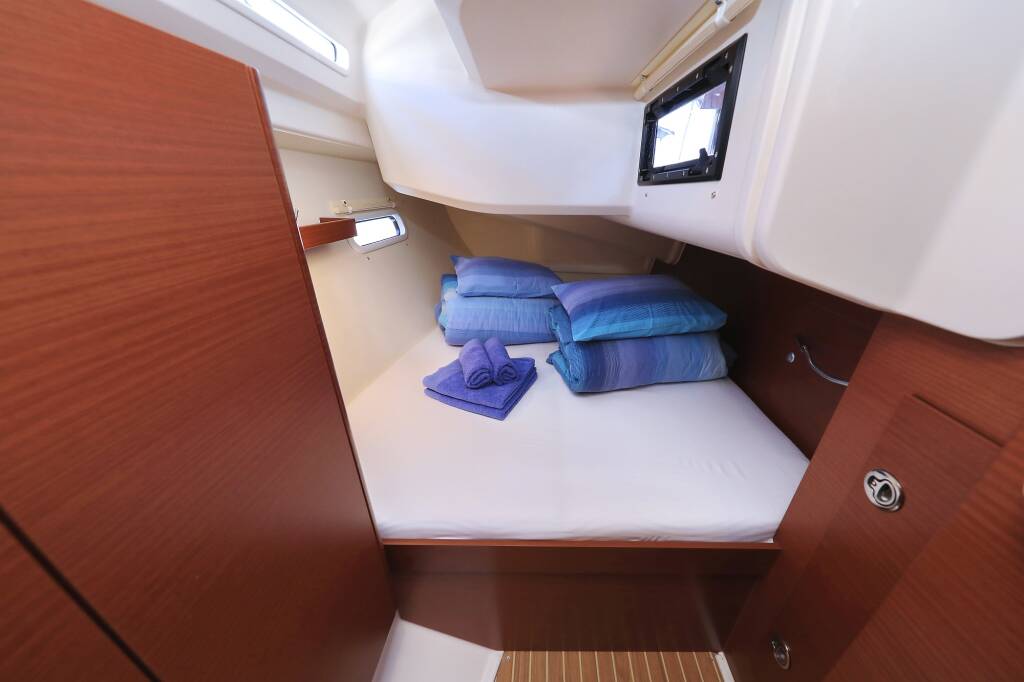 Sailing yacht Hanse 388 Sweet Summer