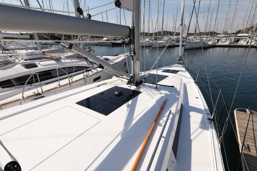 Sailing yacht Hanse 388 Smiley