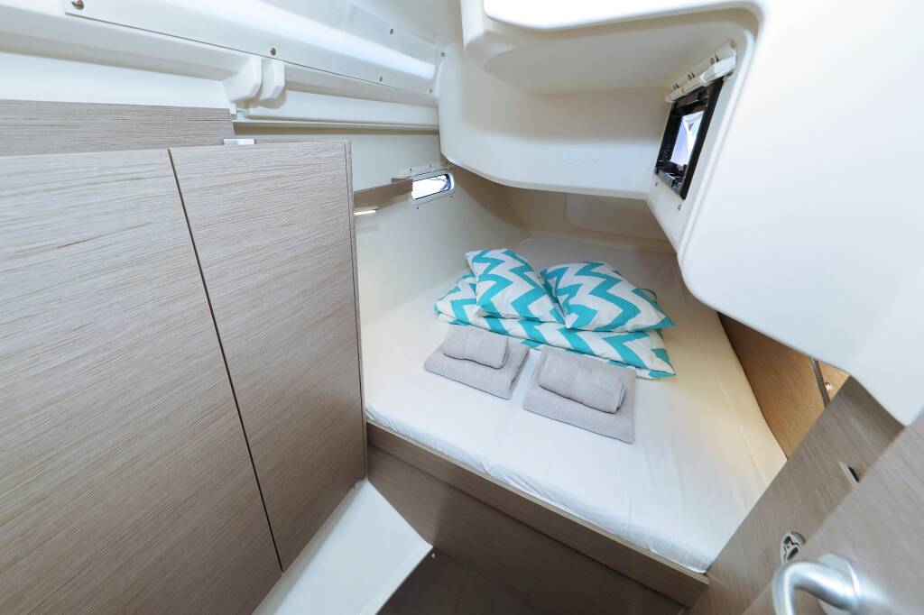 Sailing yacht Hanse 388 Smiley