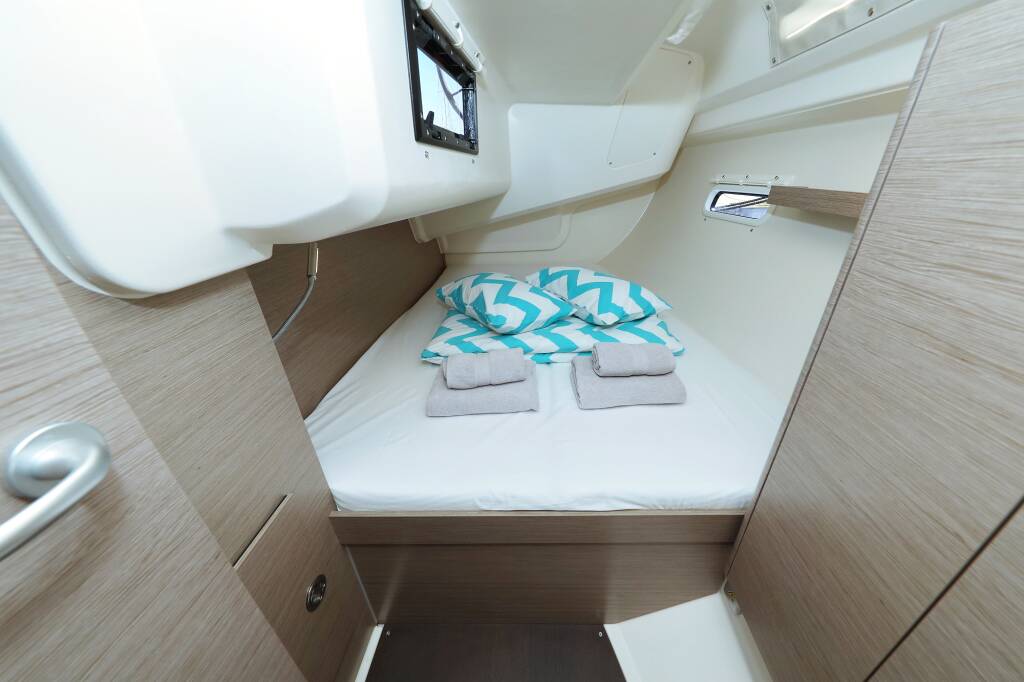 Sailing yacht Hanse 388 Smiley