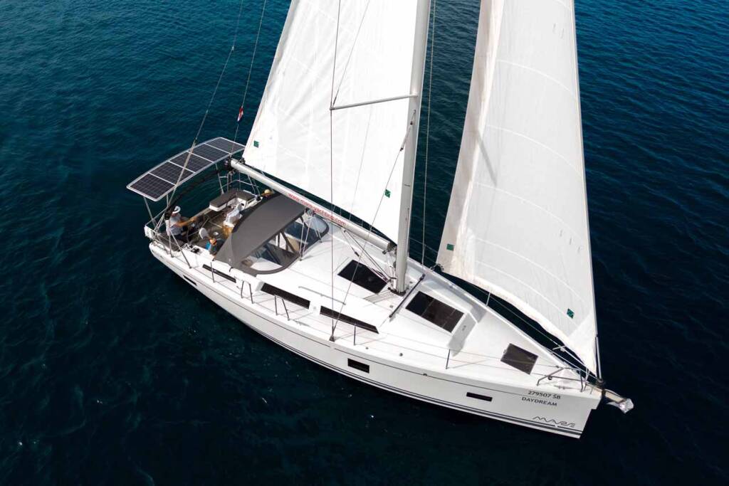 Sailing yacht Hanse 388 Daydream