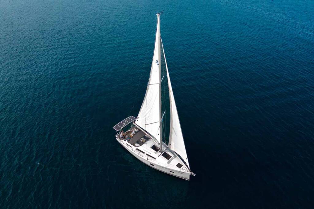 Sailing yacht Hanse 388 Daydream