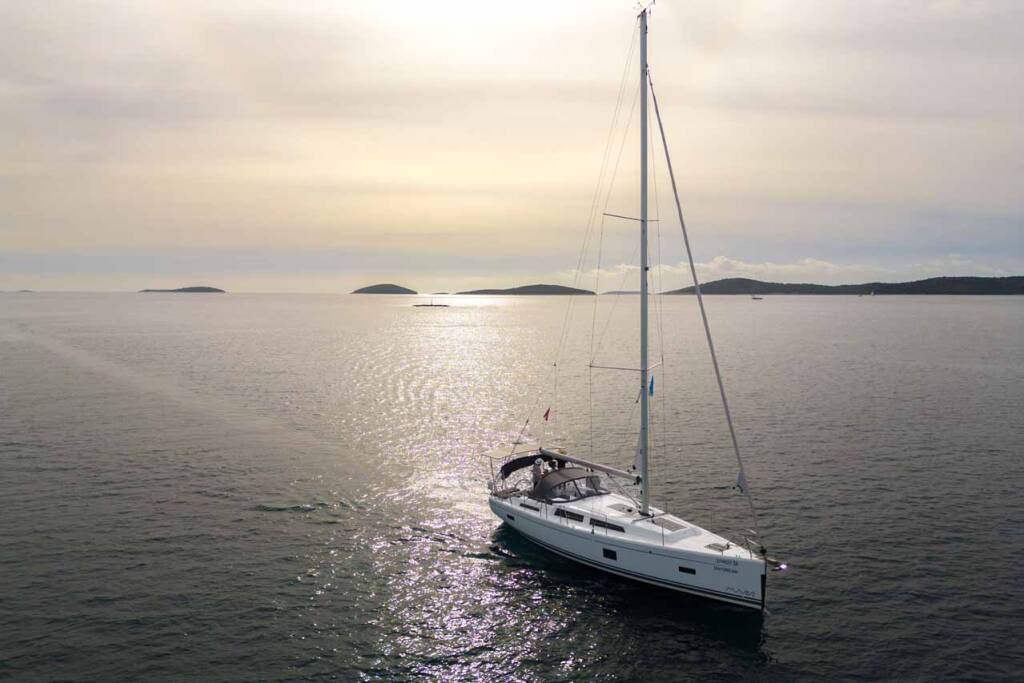 Sailing yacht Hanse 388 Daydream