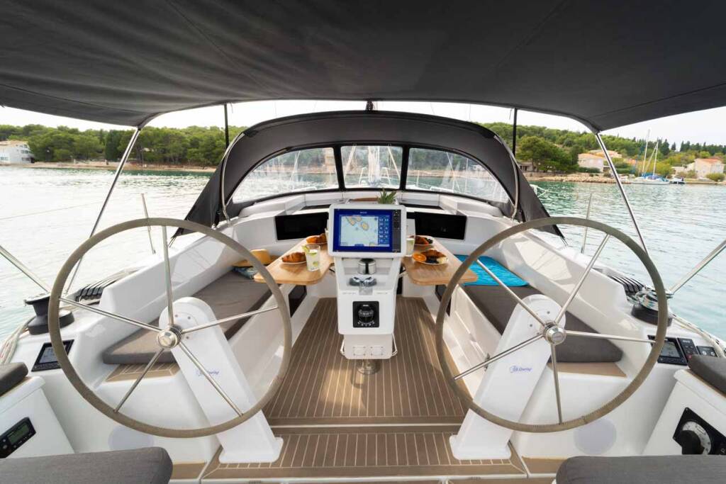 Sailing yacht Hanse 388 Daydream