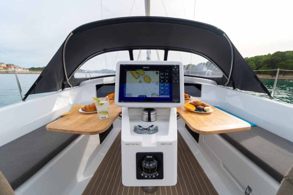 Sailing yacht Hanse 388 Daydream
